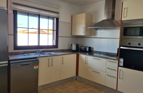 Caleta de Fuste Villa | Villa Grace - 5 star family friendly licensed villa with private pool