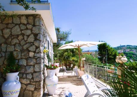 Sant'Agata sui Due Golfi Apartment | Villa Grusone