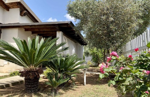 Quartu Sant'Elena Villa | Villa 'Harmony' with Private Terrace, Wi-Fi and Air Conditioning