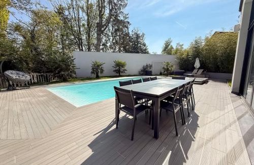 Pierre-Levee Villa | Villa haut de gamme avec Piscine, Bar et Cinéma