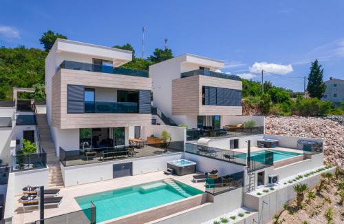 Komarna Villa | Villa Hedonist