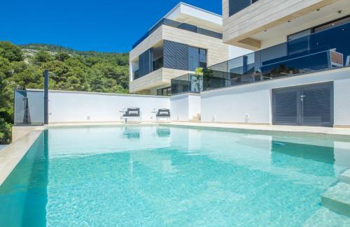 Komarna Villa | Villa Hedonist
