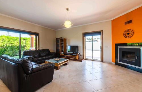 Patroves Villa | Villa Hunês