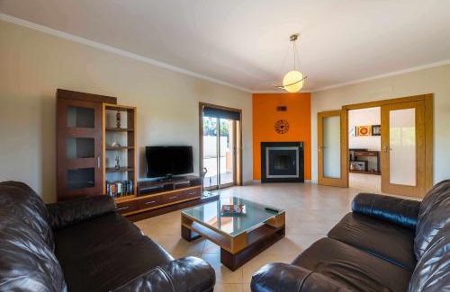 Patroves Villa | Villa Hunês
