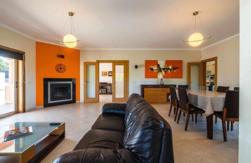 Patroves Villa | Villa Hunês
