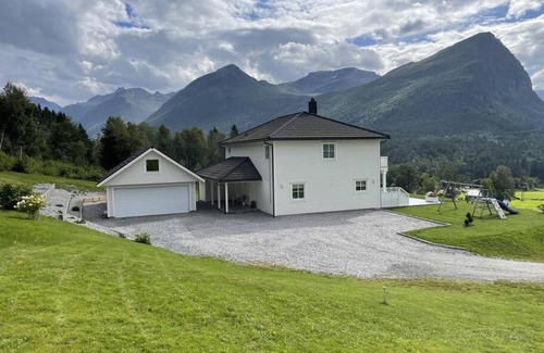 Rauma kommune Villa | Villa i Isfjorden!