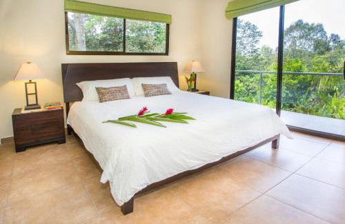 Parrita House | Villa Iguana - Great place & privacy with Jacuzzi & WiFi