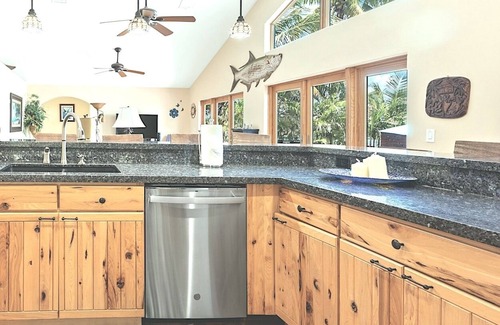 Grassy Key Villa | Villa IKI -Private Dock & Pool - Oceanfront 8 guests