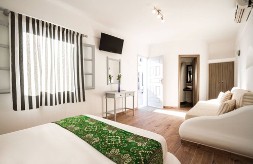 Akrotiri Hotel | Villa Iliovasilema Santorini
