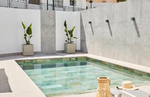 Fuengirola Villa | Villa in Fuengirola Center NEW SALT WATER POOL