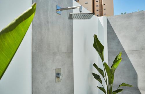 Fuengirola Villa | Villa in Fuengirola Center NEW SALT WATER POOL
