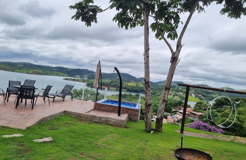 Igarata House | Villa in gated community with infinity pool
