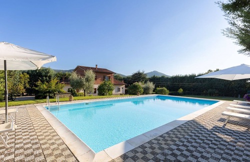 Cortona Villa | Villa in Il Passaggio with 5 bedrooms sleeps 10