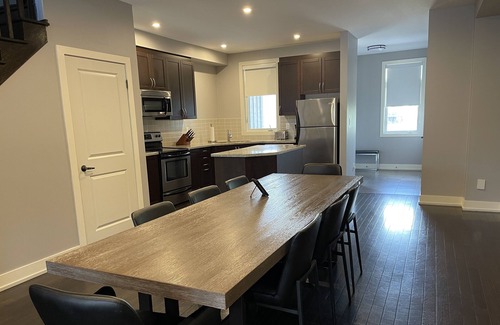 Gravenhurst Villa | Villa in Muskoka Bay Resort - World class amenities & scenic views!.