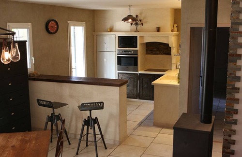 Tarascon Villa | VILLA IN PROVENCE - SWIMMING POOL - 6 PEOPLE