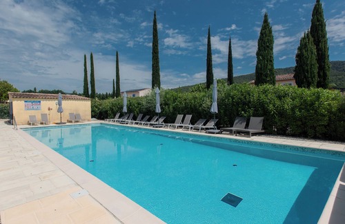 Aups Villa | Villa in small domain with pool and tenniscourt