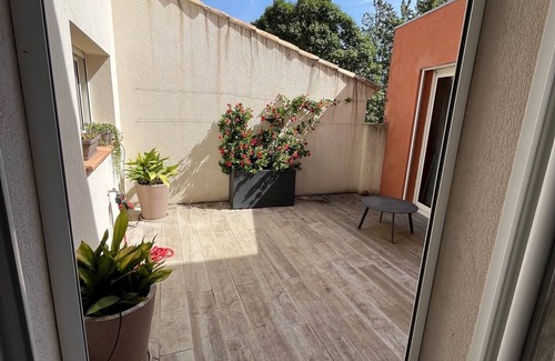Eguilles House | Villa independent air conditioning modern swimming pool patio 3 bedrooms 2 bathrooms all shops on foot