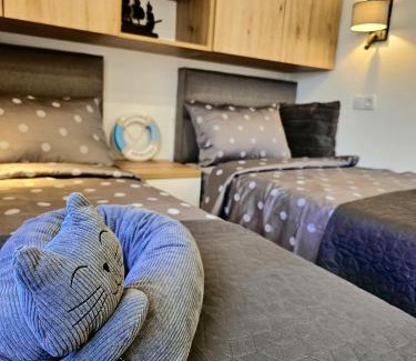 Razanac Villa | Villa Izziy by the beach with a sea view