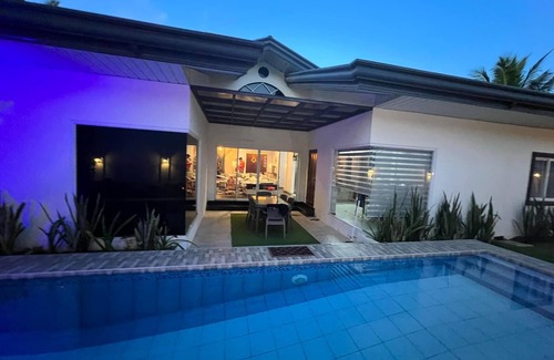 Dumaguete Villa | Villa Josefina with pool 3 bedroom sleeps 6 max 12 person