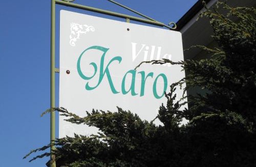 Leba Bed & Breakfast | Villa Karo
