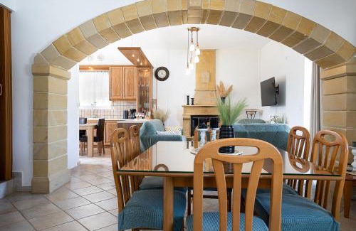 Lameriana House | Villa Kounoupas, comfy villa with swimming pool up to 8 guests!