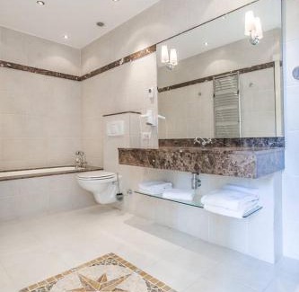 Grenade Hotel | Villa Léopoldine