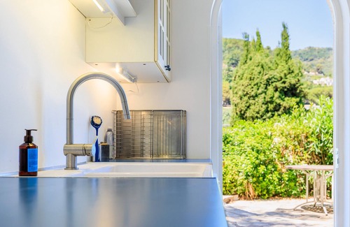 Tourrettes-sur-Loup Ski Chalet | VILLA L’HERBIER Sea & Montain vue in Tourrettes-sur-Loup