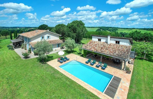 Montdurausse Villa | Villa La Plaine - Four Bedroom Villa, Sleeps 8