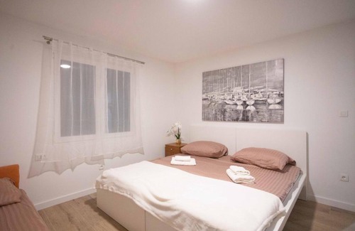 Zrnovnica House | Villa LADAN