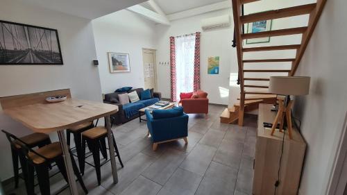 Roquebrune-Cap-Martin Apartment | Villa LaDoRe, Apt 2 chambres dans maison, 55m2, 100m des plages, parking