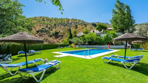 Malaga-Este Villa | Villa Lagar Martinez Malaga by Ruralidays