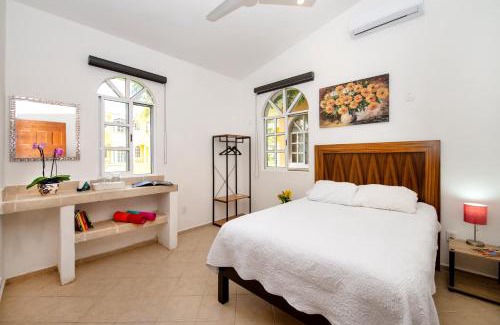Alfredo V. Bonfil House | Villa las Flores country house