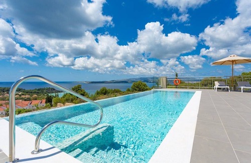 Lassi Villa | Villa Lassi Fos: Large Private Pool, Walk to Beach, Sea Views, A/C, WiFi