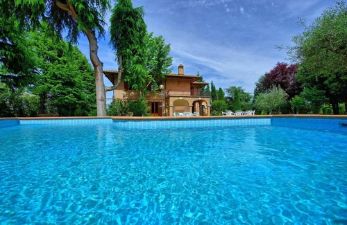 Torrita di Siena Villa | Villa Lauretana by PosarelliVillas