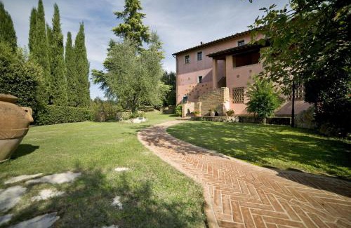 Montopoli in Val d'Arno Villa | Villa Le Rondini by Salogi Villas