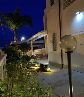 San Pietro in Bevagna House | Villa Litus