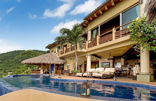 South Shore Hotel Area Villa | VILLA LOS ARCOS: 5 Star Oceanfront With Full Staff