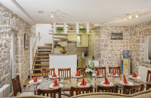 Imotski Villa | Villa Luck in Imotski, private pool, private parking, bbq