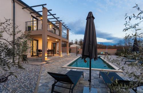 Diklici Villa | Villa Lumina Divina sa grijanim bazenom