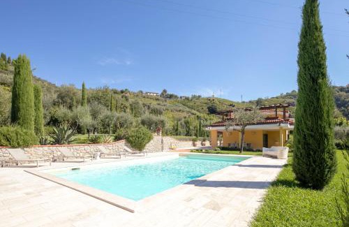 Carrara Villa | Villa Lunense by VacaVilla