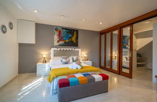 Condado del Jaruco Villa | VIlla Lux Gallery, Ideal Familias o Grupos con Piscina & Aircon