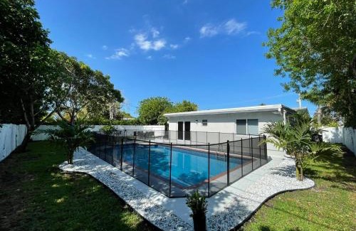 Boca Raton House | Villa Luxe 4BD 3BR Spacious Villa Heated Pool