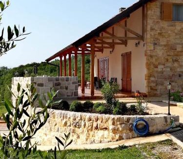 Bratesici House | Villa Magnolia