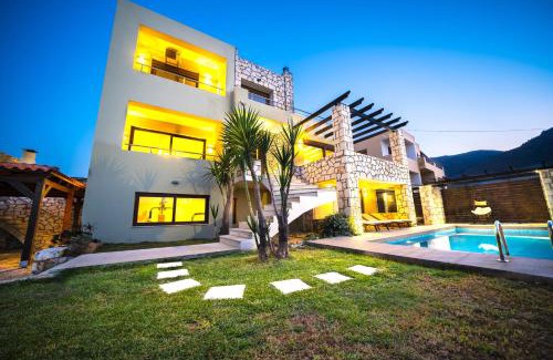 Megala Chorafia Villa | Villa Majestic Crete heated pool and sauna