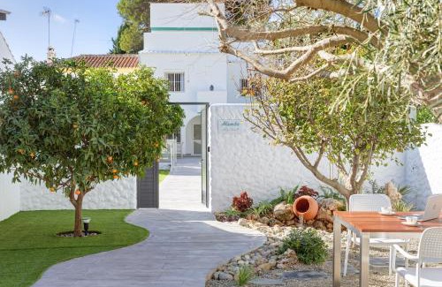 Torremolinos Villa | Villa Mamba By Seric,15' walking to the beach