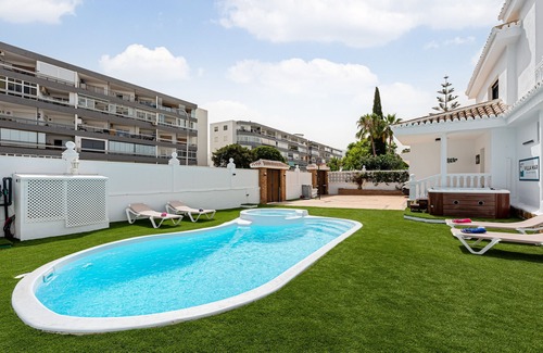 Torremolinos Villa | Villa "Mar" with Sea View, Private Pool & Wi-Fi