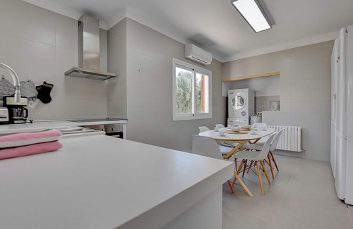 Ses Cadenes Villa | Villa Maravilas 2 next to the beach with private pool and garden