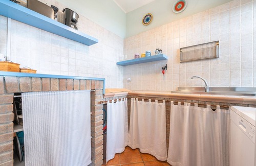 Villaggio delle Mimose Villa | Villa 'Mare E Monti' with Sea View, Wi-Fi and Air Conditioning