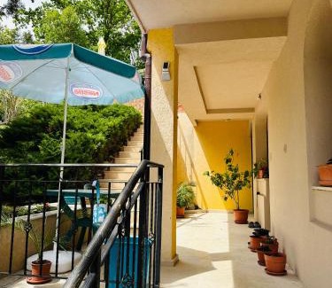 Golden Sands House | Villa Mari Guest Rooms