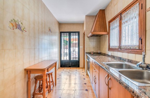 Moravit Villa | Villa 'Maria Beach' with Private Pool, Wi-Fi and Air Conditioning